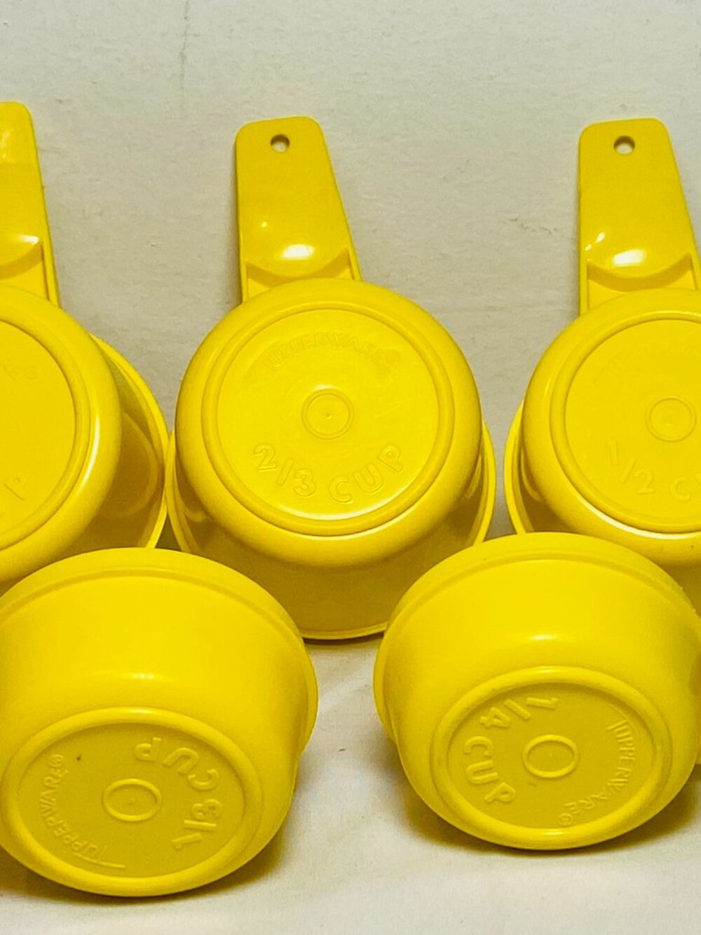 VNTG Tupperware 5 Pc Measuring Cups Canary/Sunshine Yellow, No 1 Cup Measure